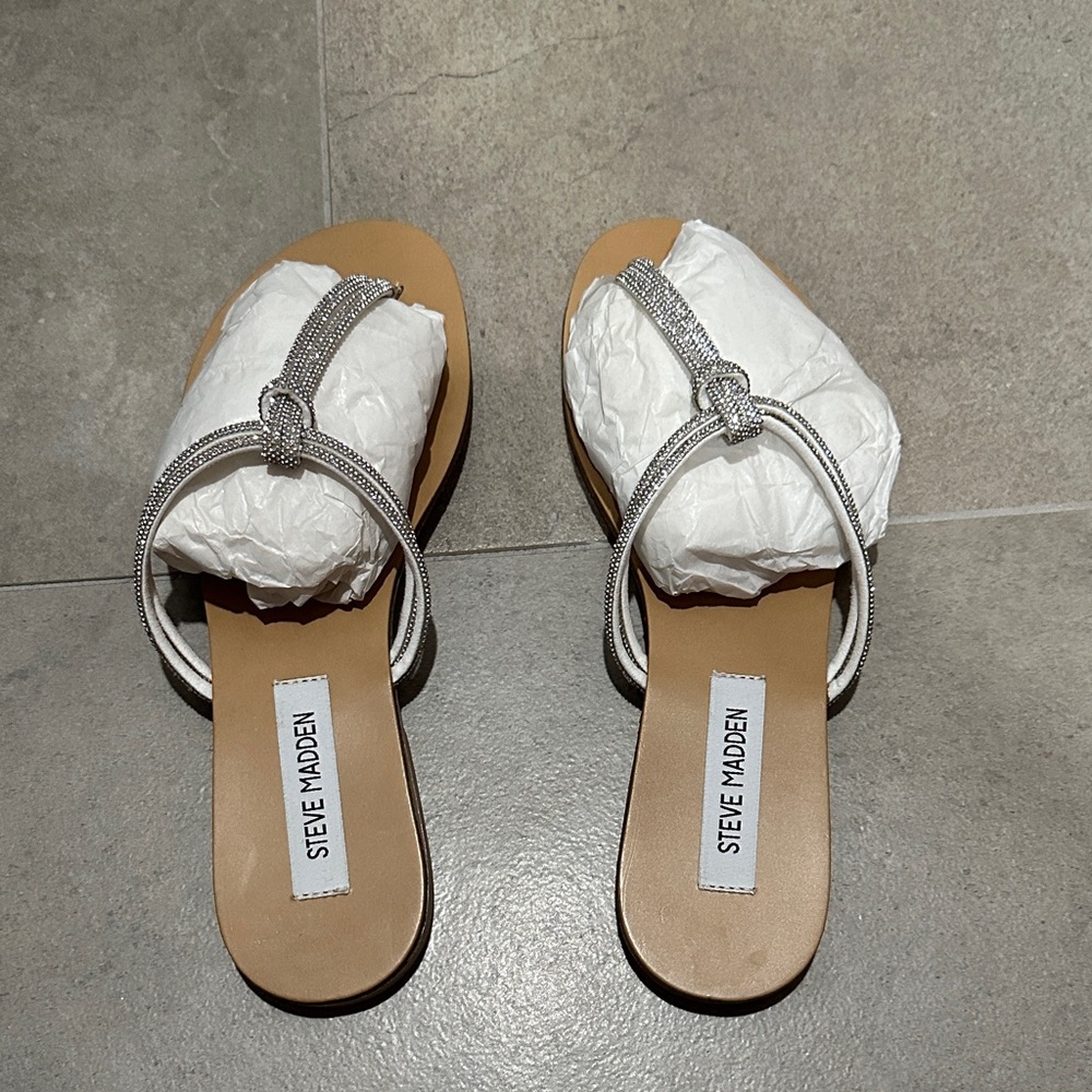 Steve Madden Silver Rhinestone Women's Sandals - NEW size 9